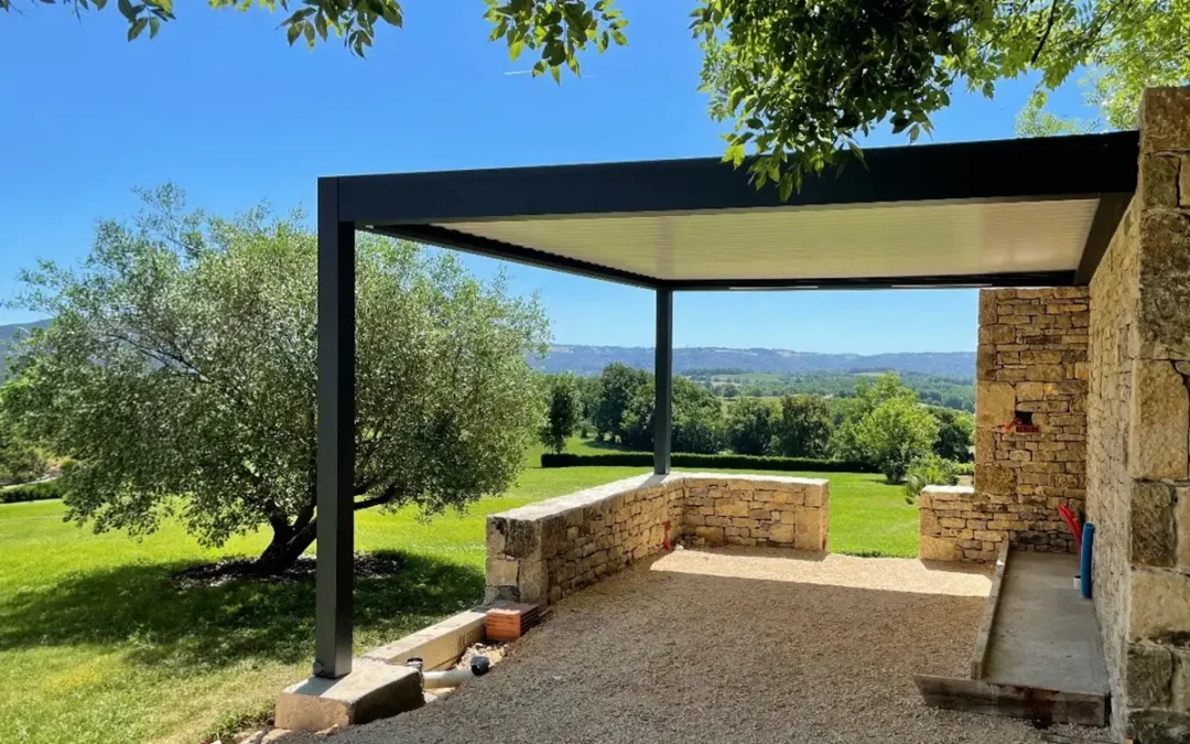 Pergola Bioclimatique à Villefranche-de-Rouergue